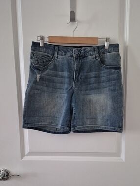 Wit & Wisdom Faded Light Blue Denim Jean Shorts